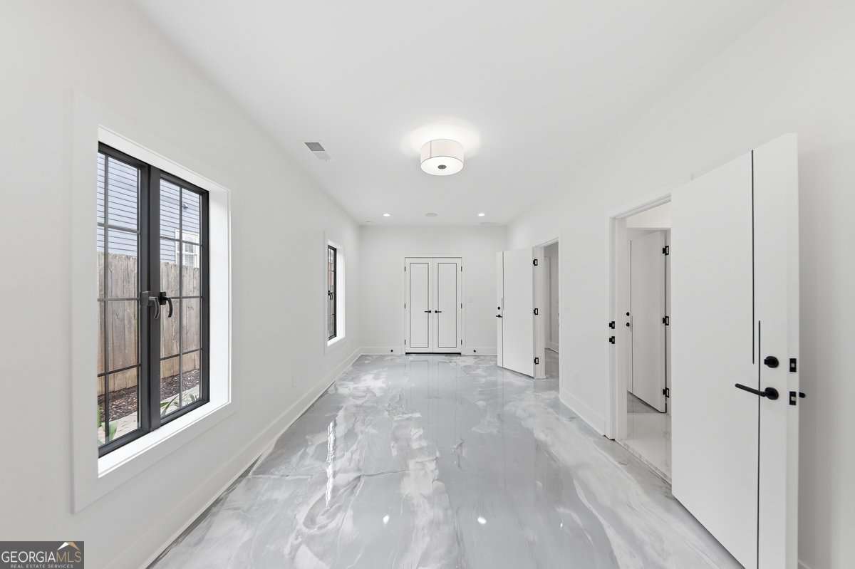 1385 Sylvan Circle Ne Property Photo 16