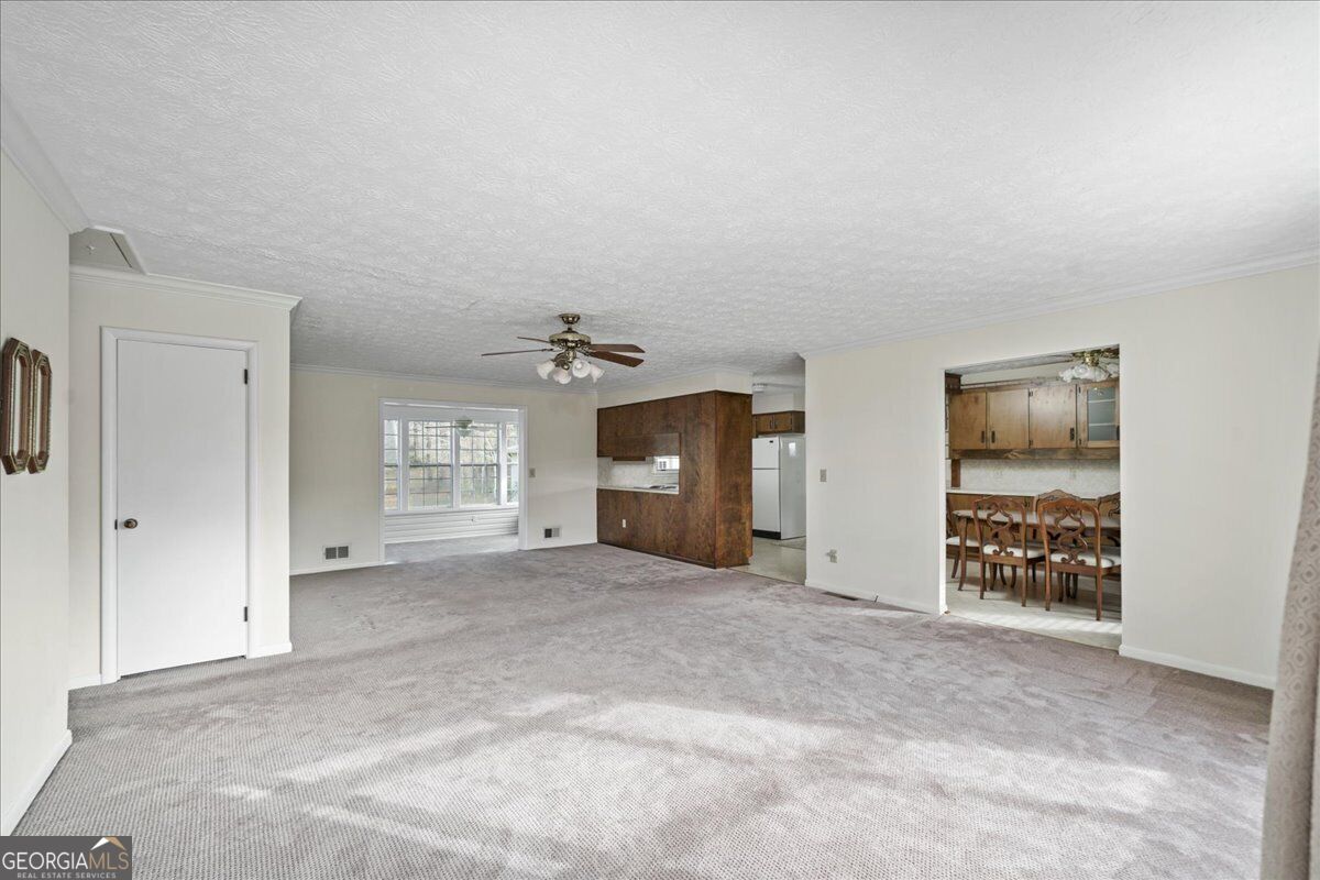 2005 Wilkie Road Property Photo 5