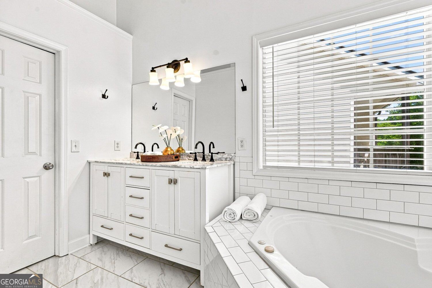 10915 Kimball Crest Drive Property Photo 33