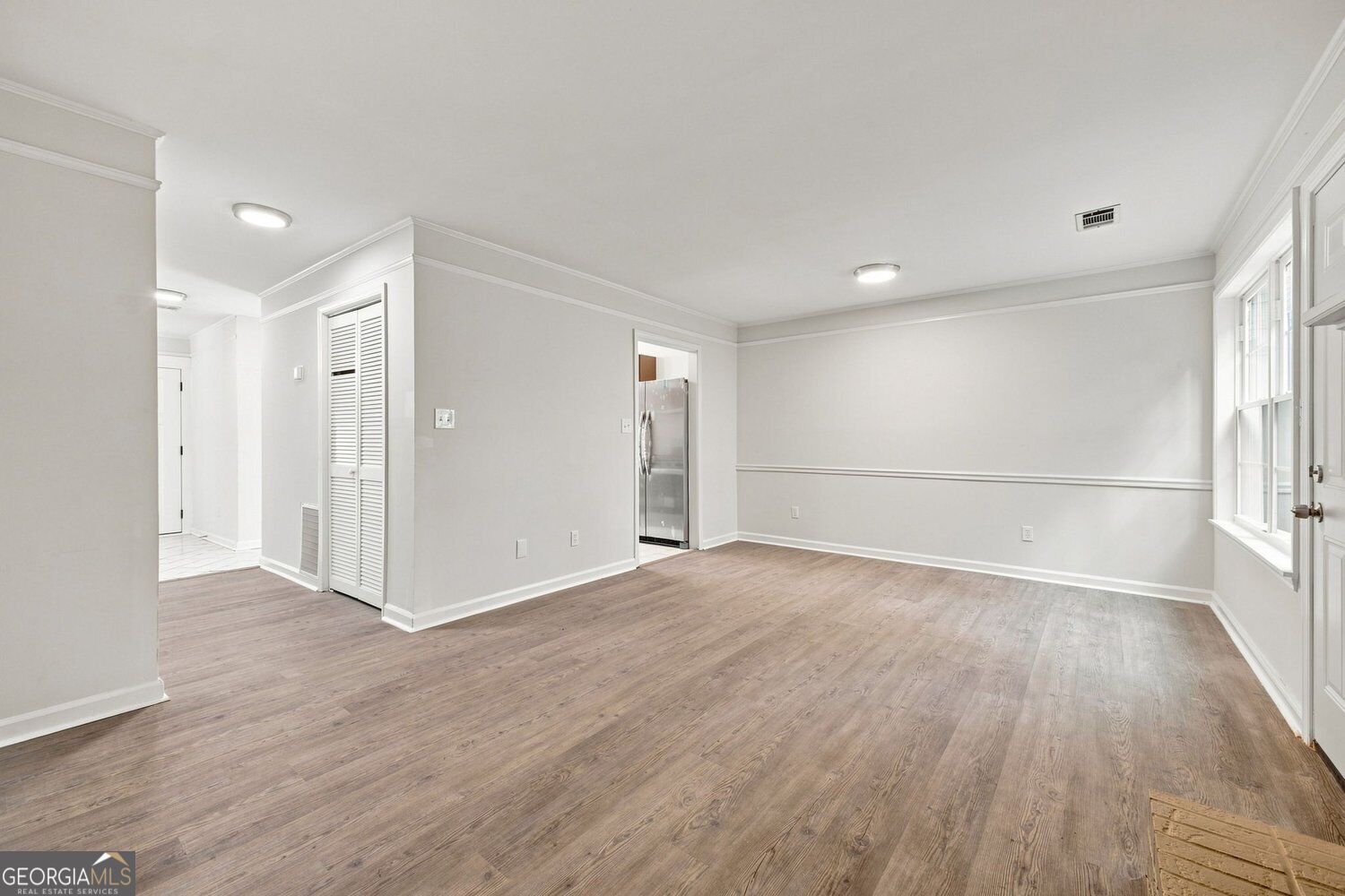 5038 Jenny Drive Property Photo 9