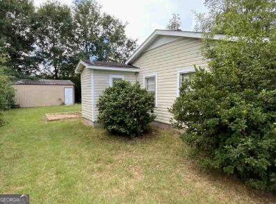 606 E Poplar St Property Photo 3