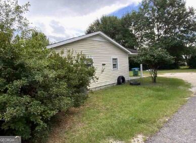 606 E Poplar St Property Photo 4