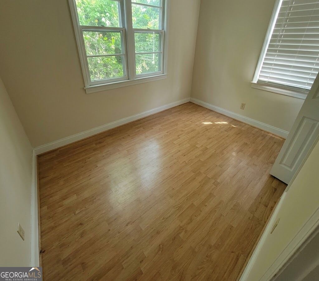 606 E Poplar St Property Photo 10