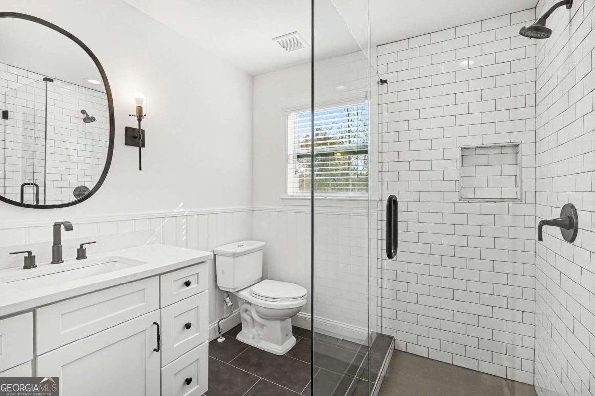 2435 Crestview Avenue Property Photo 24