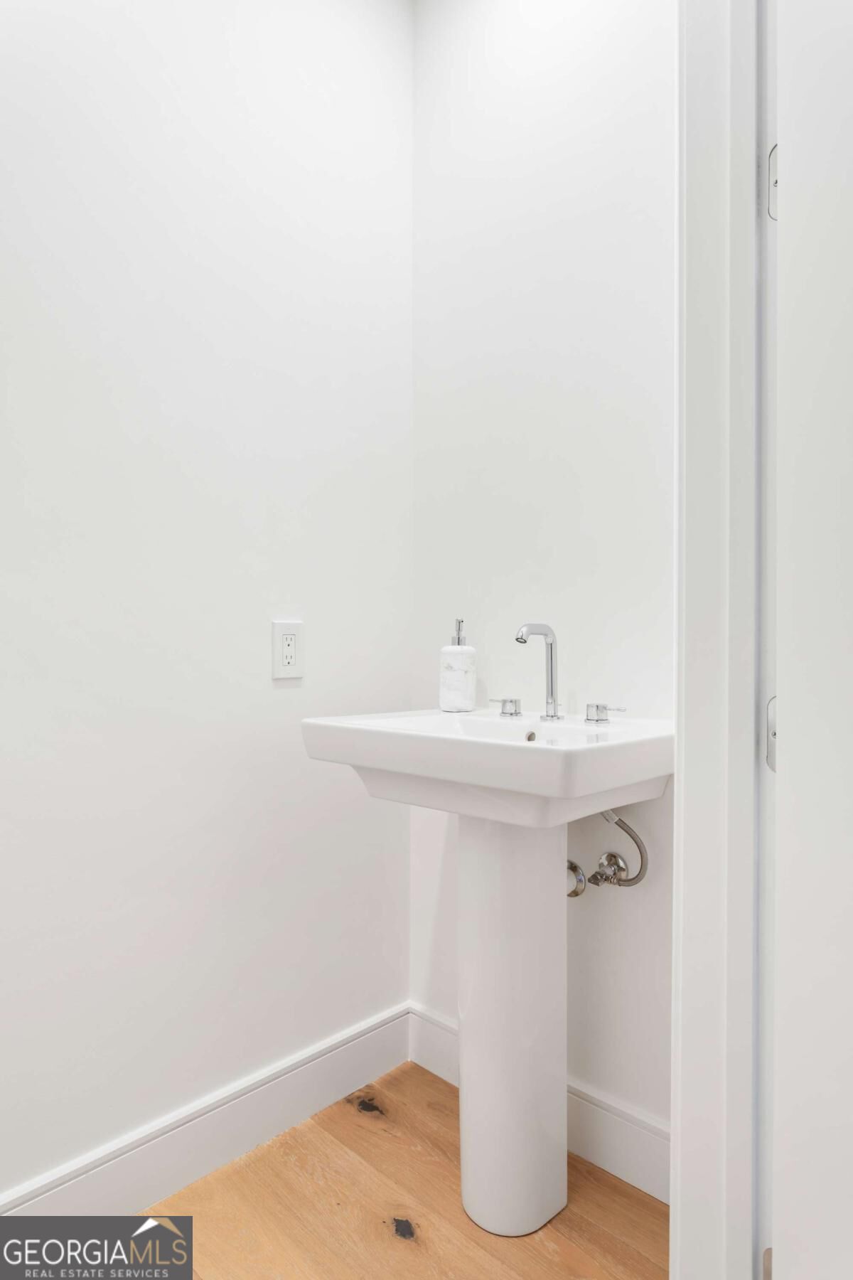 2425 Peachtree Road Ne # 612 Property Photo 13