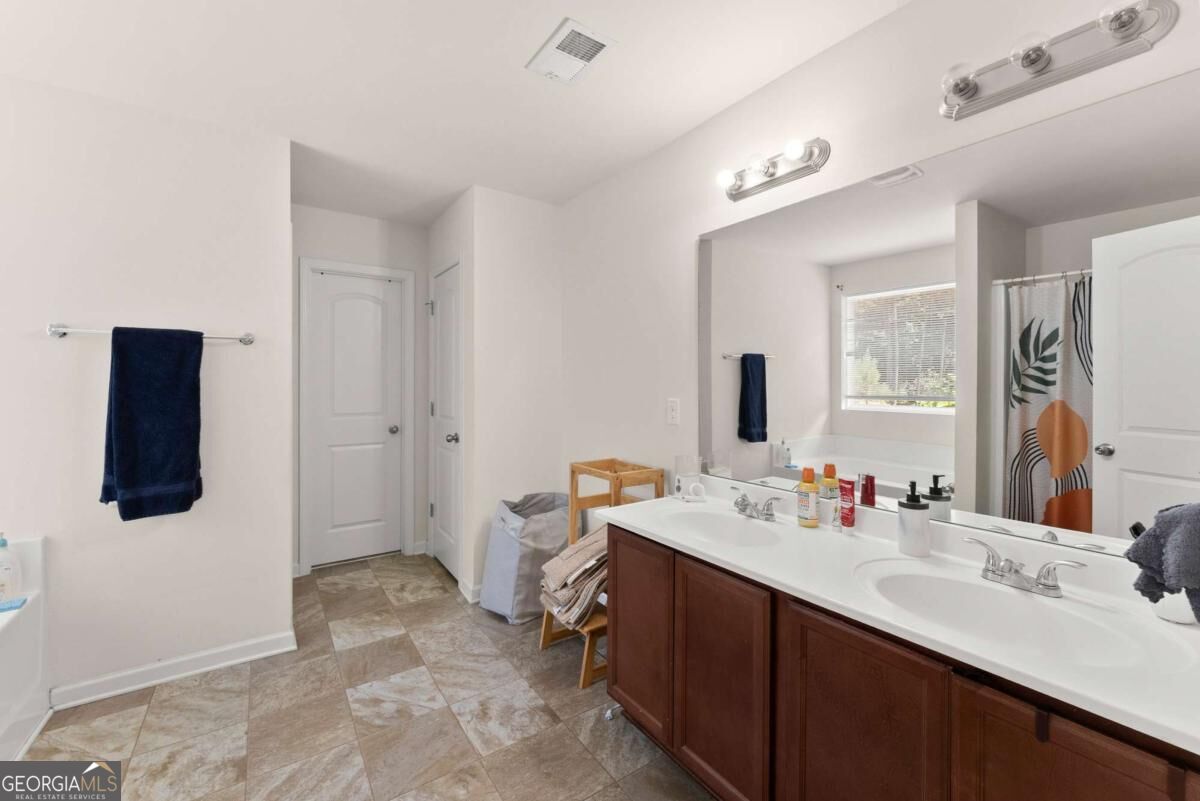 3470 Silver Wood Walk Property Photo 13