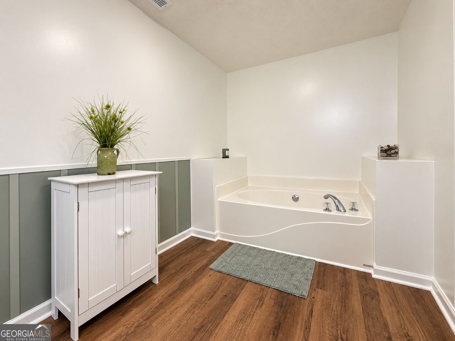 7 Stonegate Drive Property Photo 18