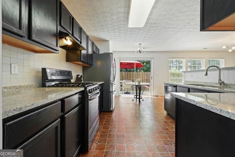115 Village Trace Property Photo 15