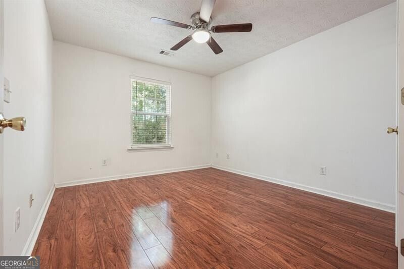 115 Village Trace Property Photo 21