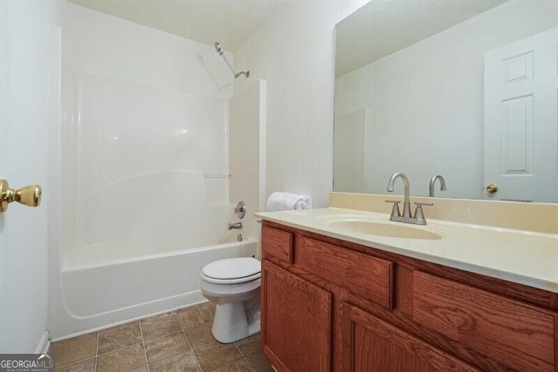 115 Village Trace Property Photo 33