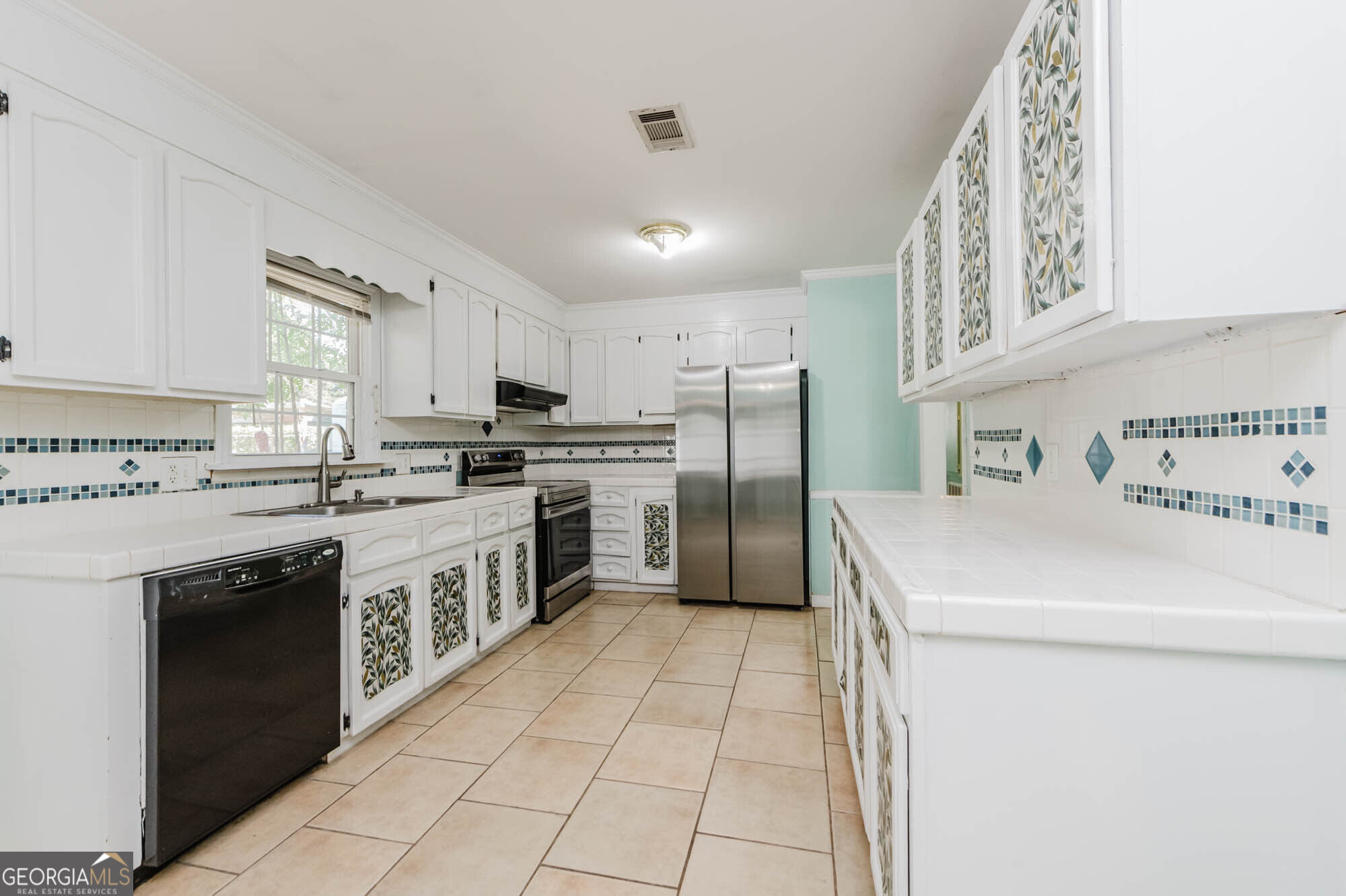 206 Scarborough Road Property Photo 7