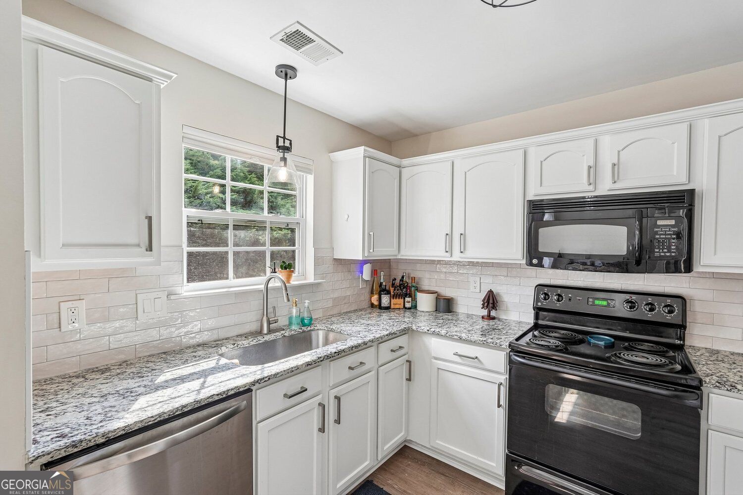 546 Fox Creek Crossing Property Photo 8