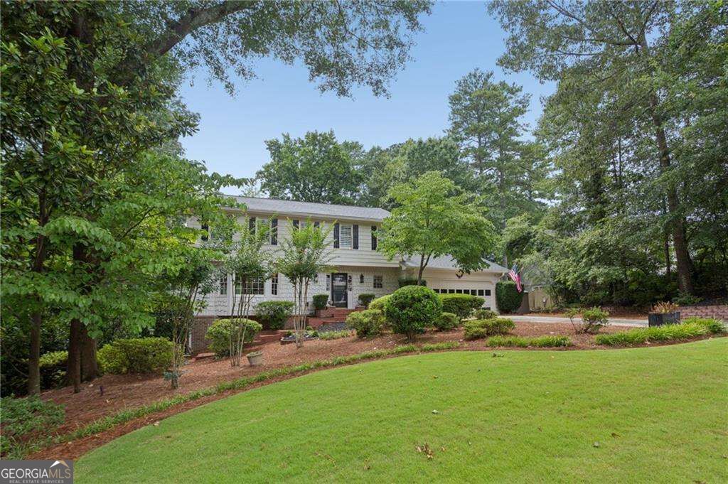 3825 Creekview Drive Ne Property Photo 1