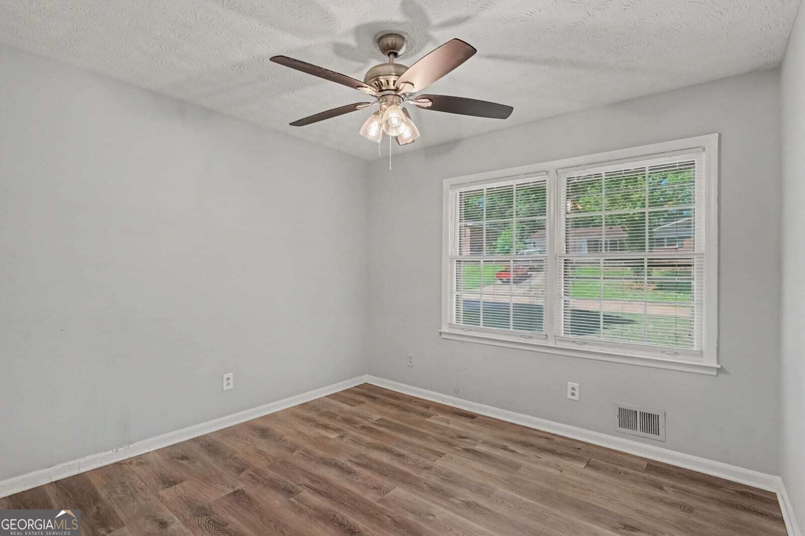 6982 Knollwood Drive Property Photo 13