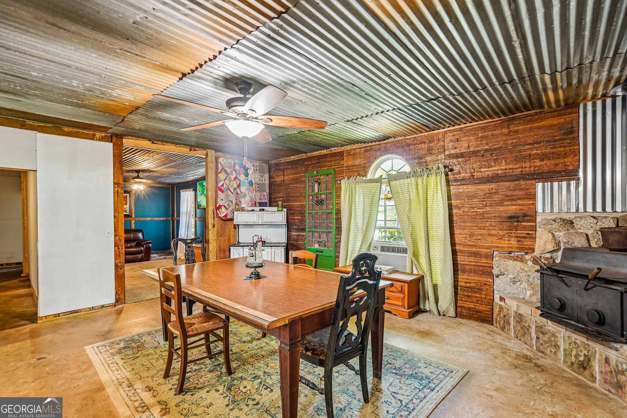 1115 Daniel Road Property Photo 7