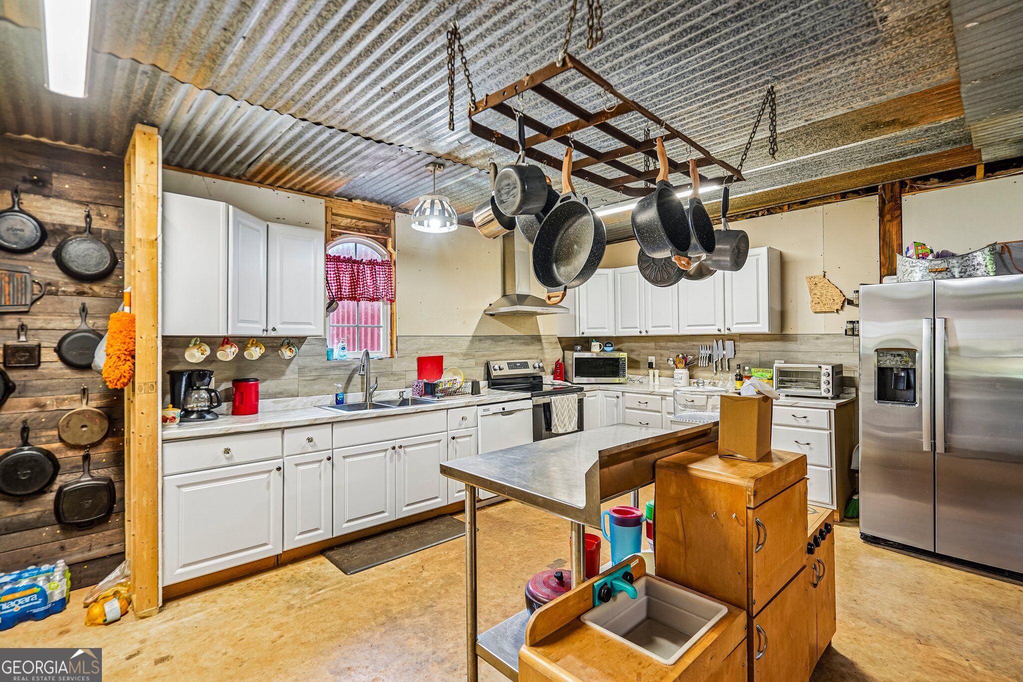 1115 Daniel Road Property Photo 10