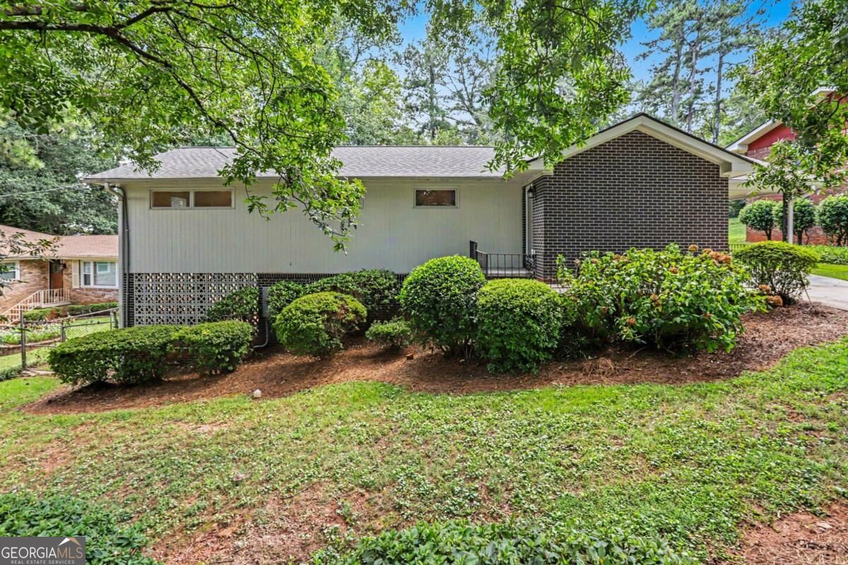 2213 Doris Drive Property Photo 2