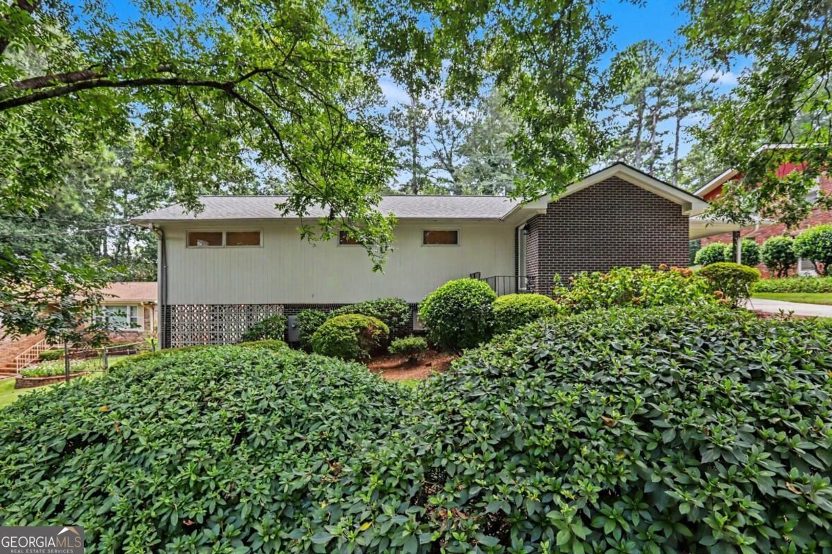 2213 Doris Drive Property Photo 3