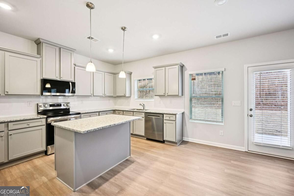 401 Cedar Wood Trace Property Photo 10