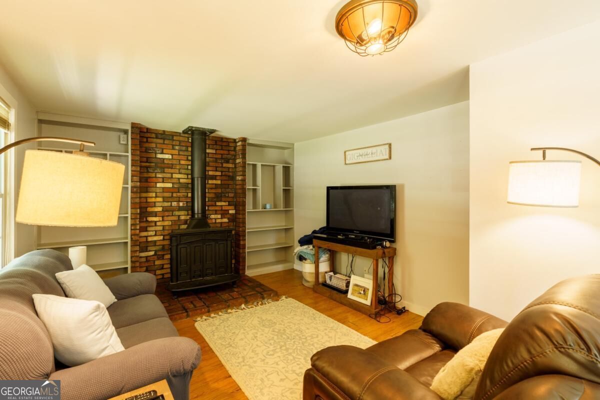 2045 Ila Road Property Photo 4