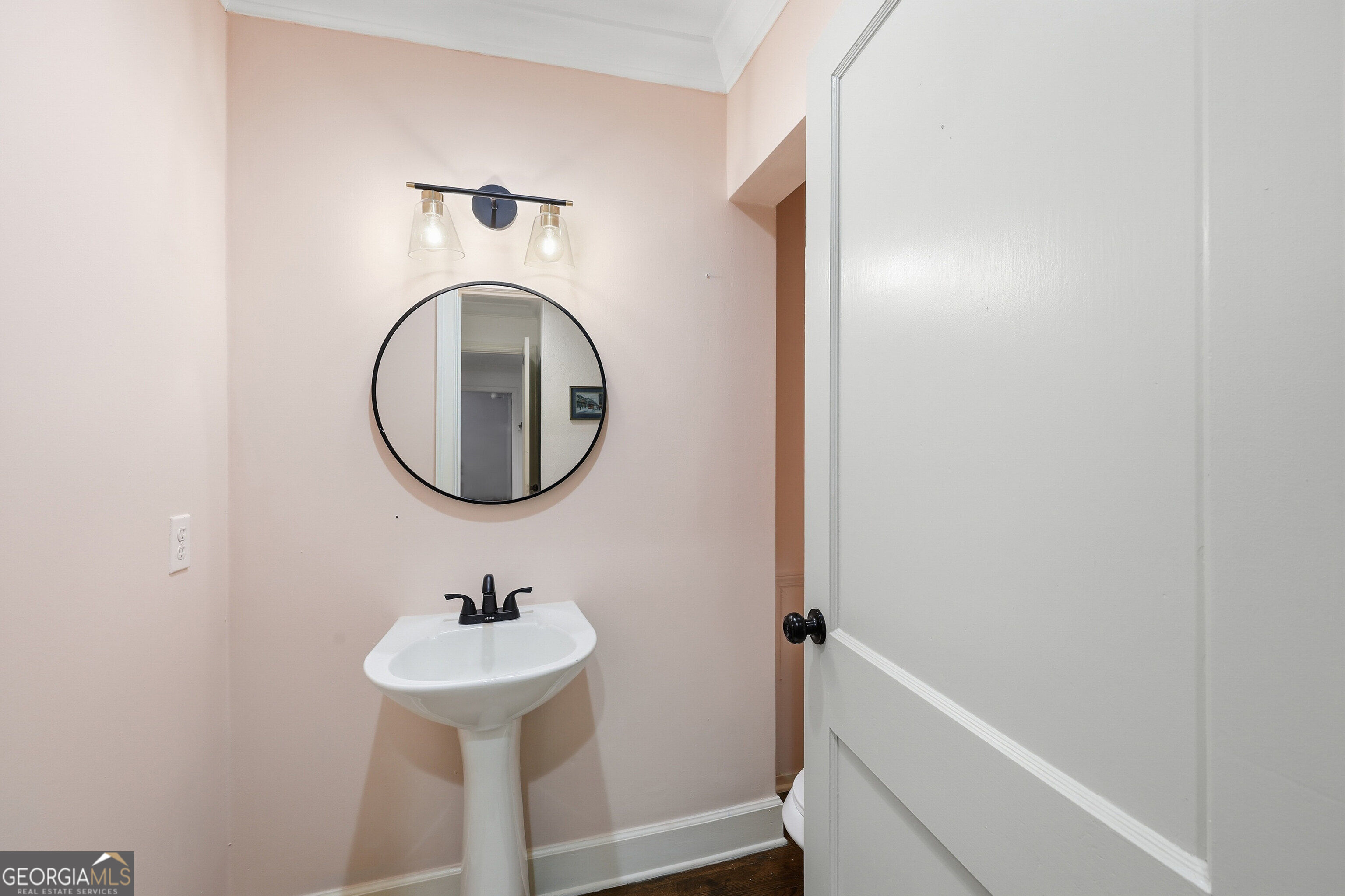 1501 E 55th Street Property Photo 32