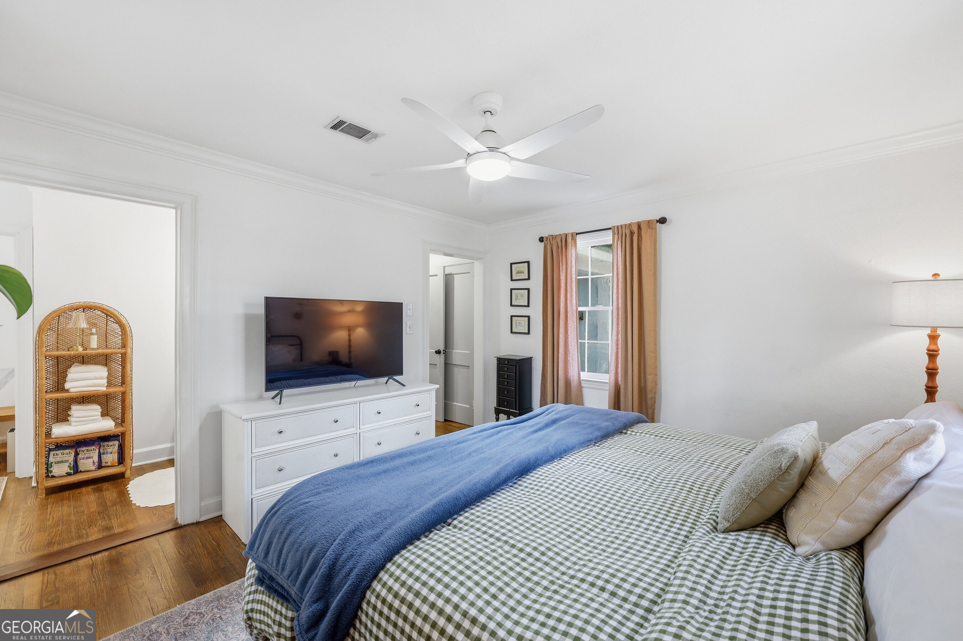 1501 E 55th Street Property Photo 37