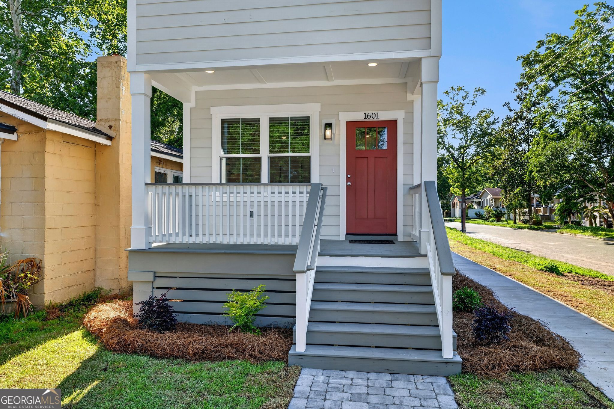 1601 Grove Street Property Photo 4