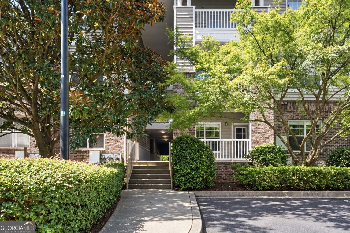 2700 Pine Tree Road Ne # 2104 Property Photo 1