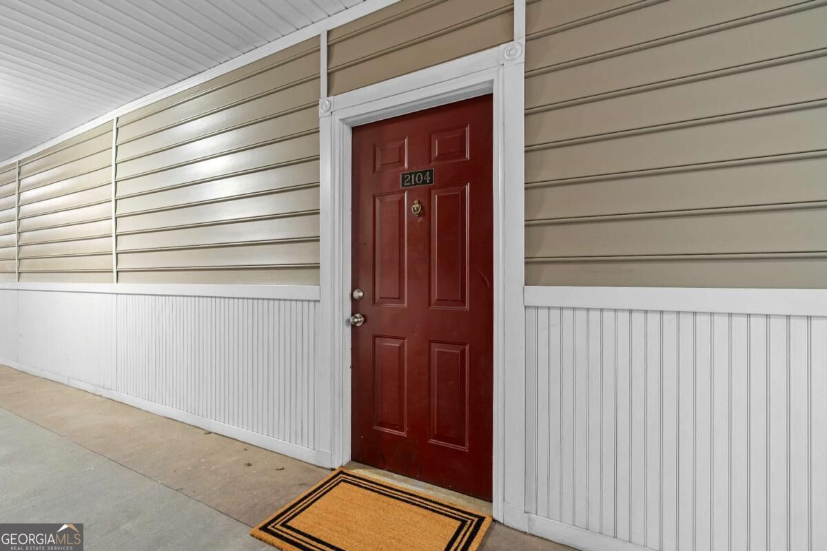 2700 Pine Tree Road Ne # 2104 Property Photo 2