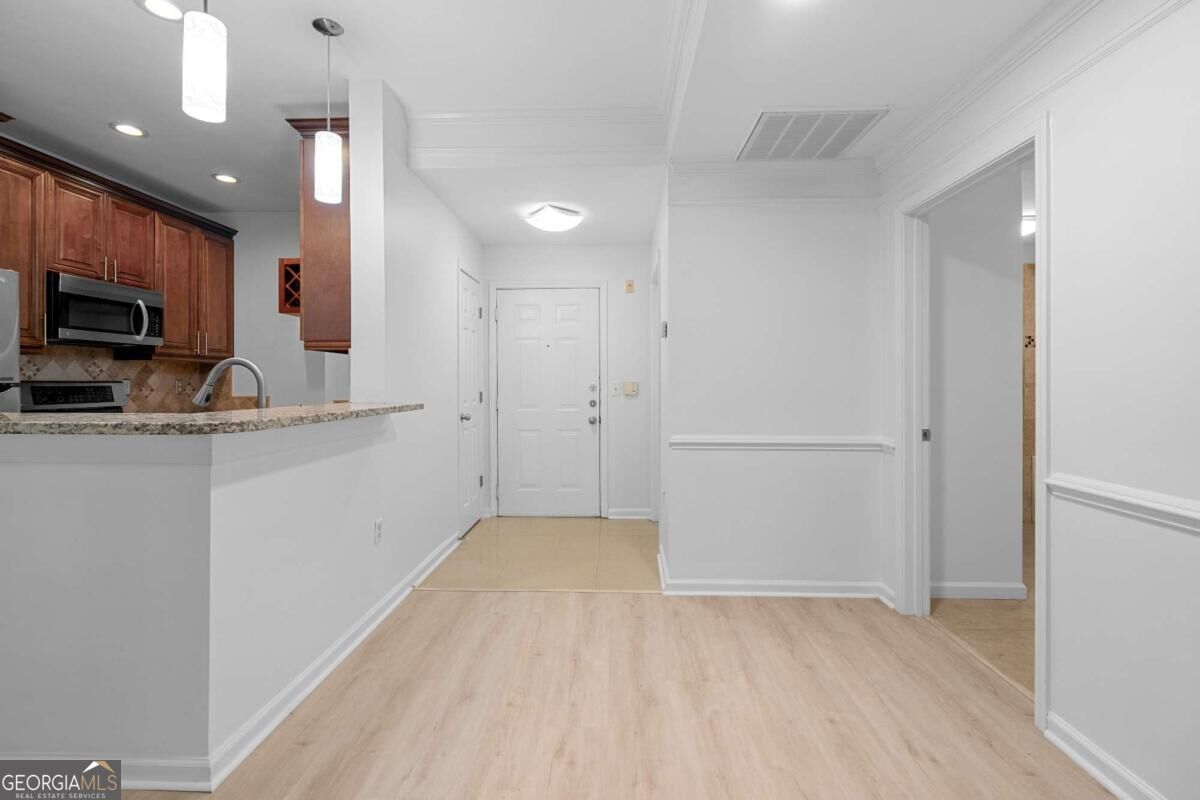 2700 Pine Tree Road Ne # 2104 Property Photo 7