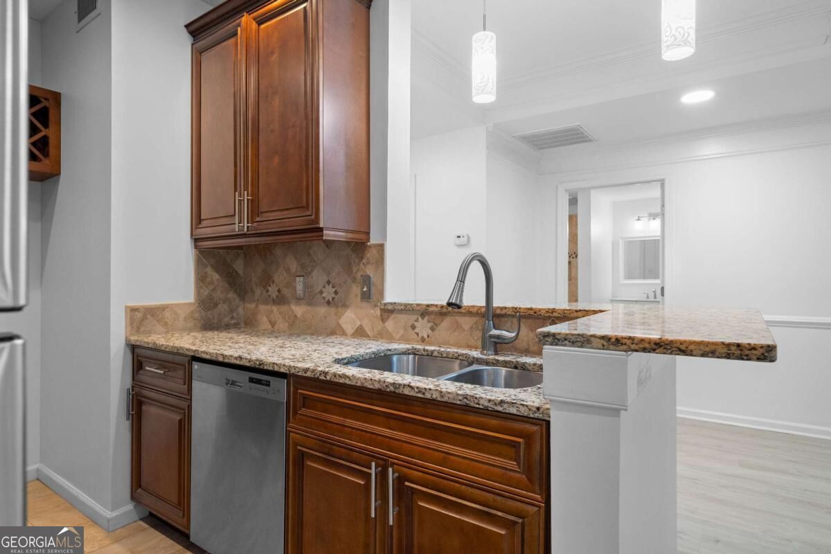 2700 Pine Tree Road Ne # 2104 Property Photo 13