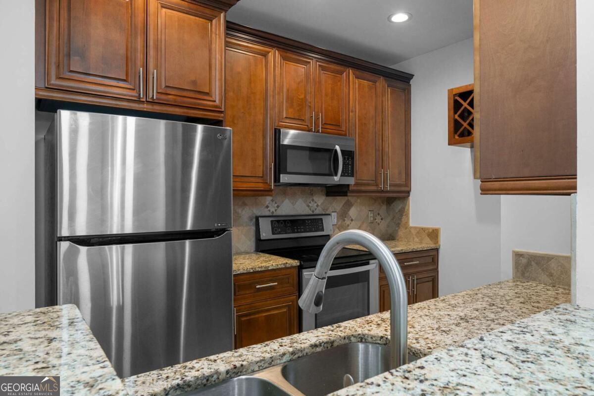 2700 Pine Tree Road Ne # 2104 Property Photo 14