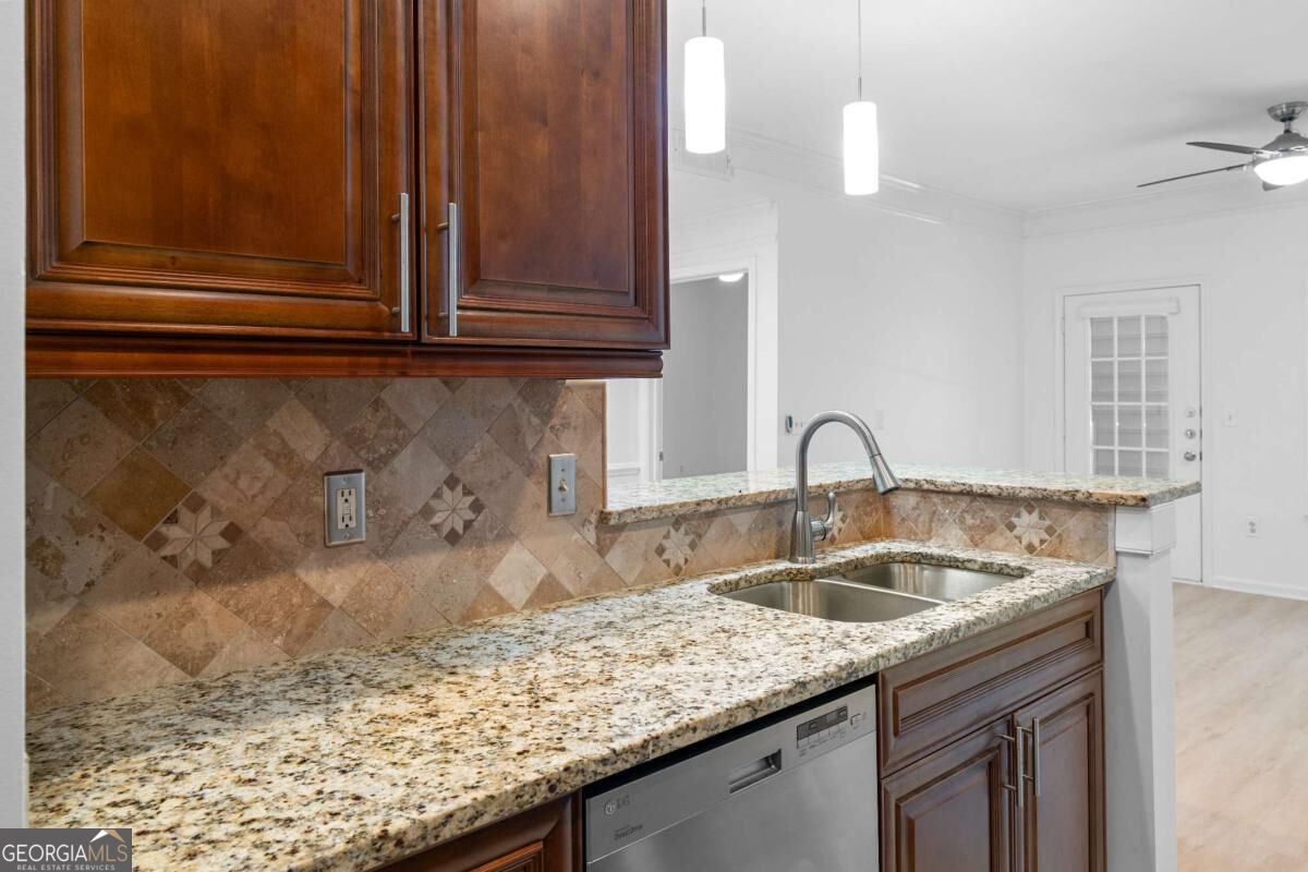 2700 Pine Tree Road Ne # 2104 Property Photo 16
