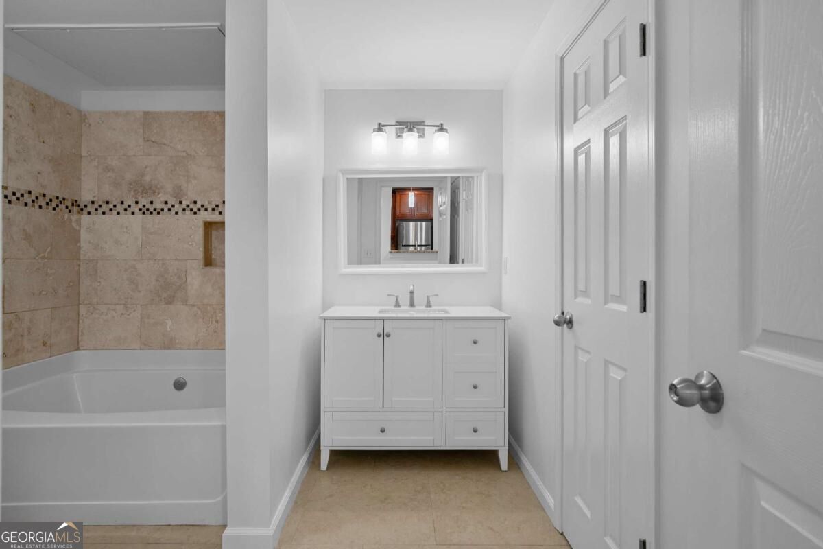 2700 Pine Tree Road Ne # 2104 Property Photo 17