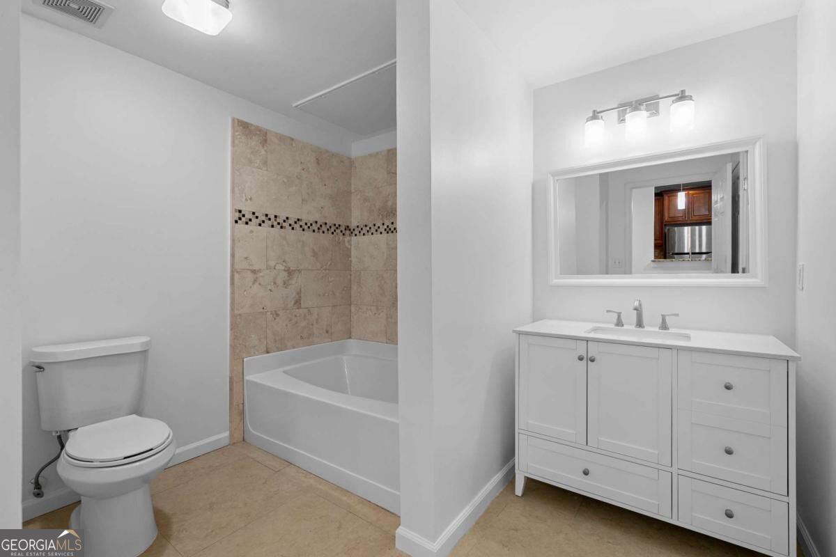 2700 Pine Tree Road Ne # 2104 Property Photo 18