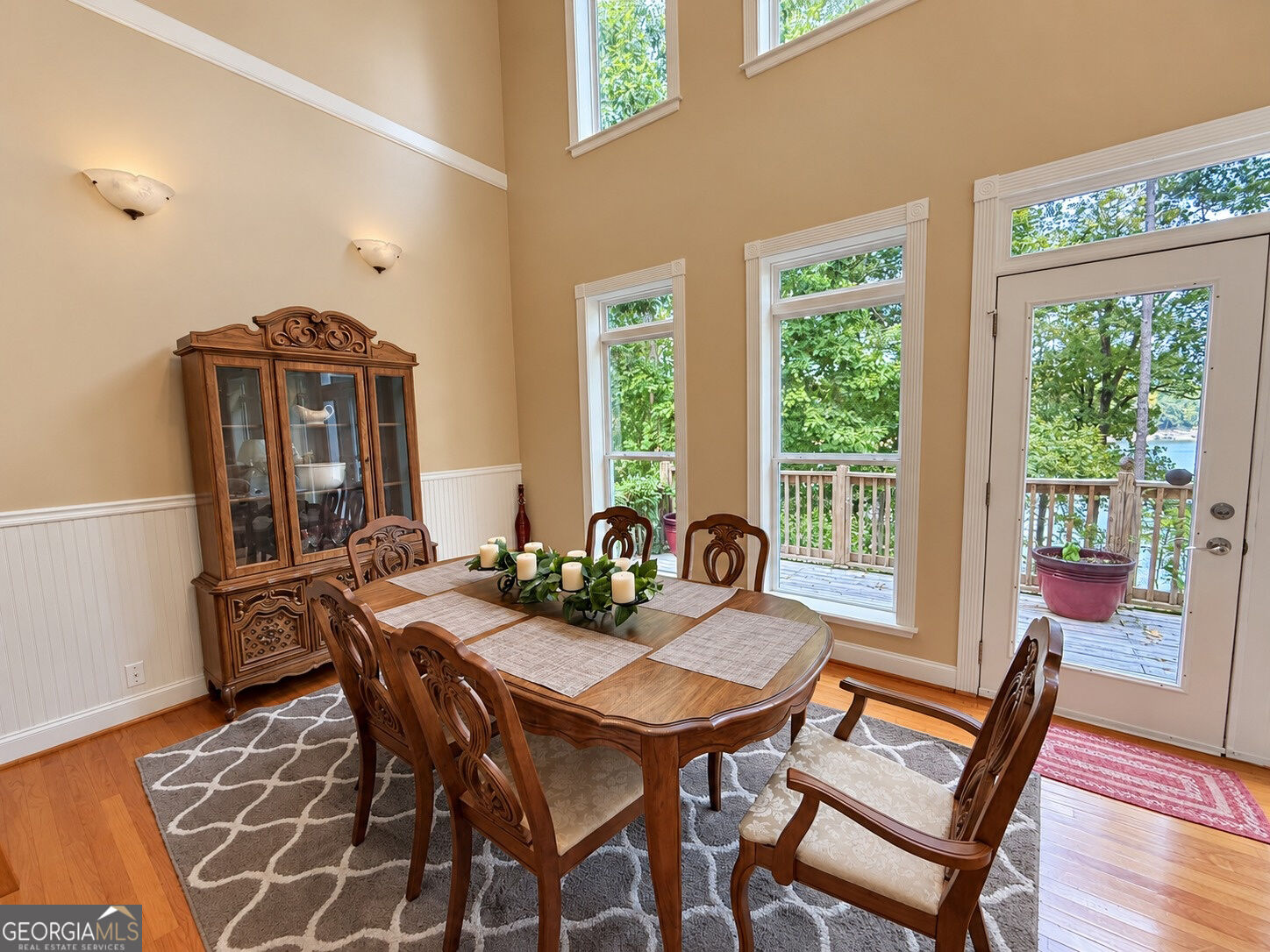 669 Shorewood Circle Property Photo 4