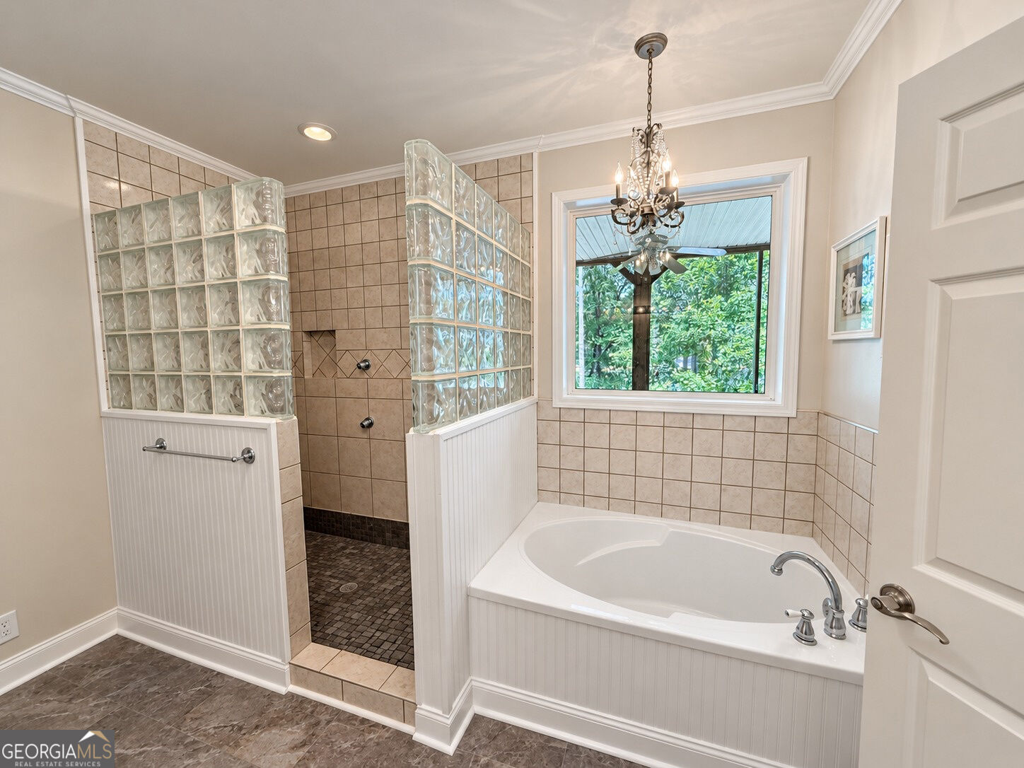669 Shorewood Circle Property Photo 14