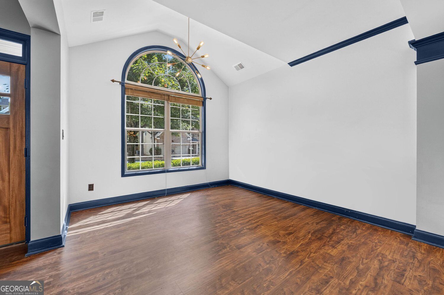 426 Shiloh Manor Drive Property Photo 6