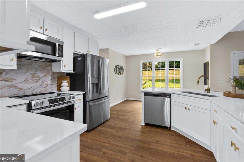 2100 Southern Walk Terrace Property Photo 5