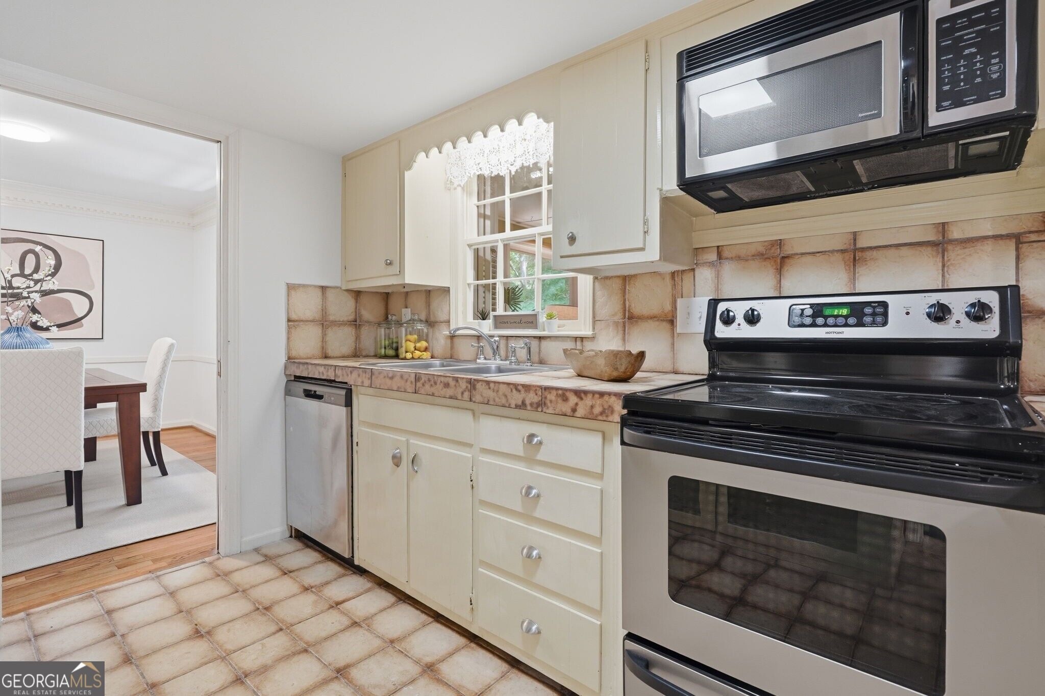 2896 Faraday Court Property Photo 16