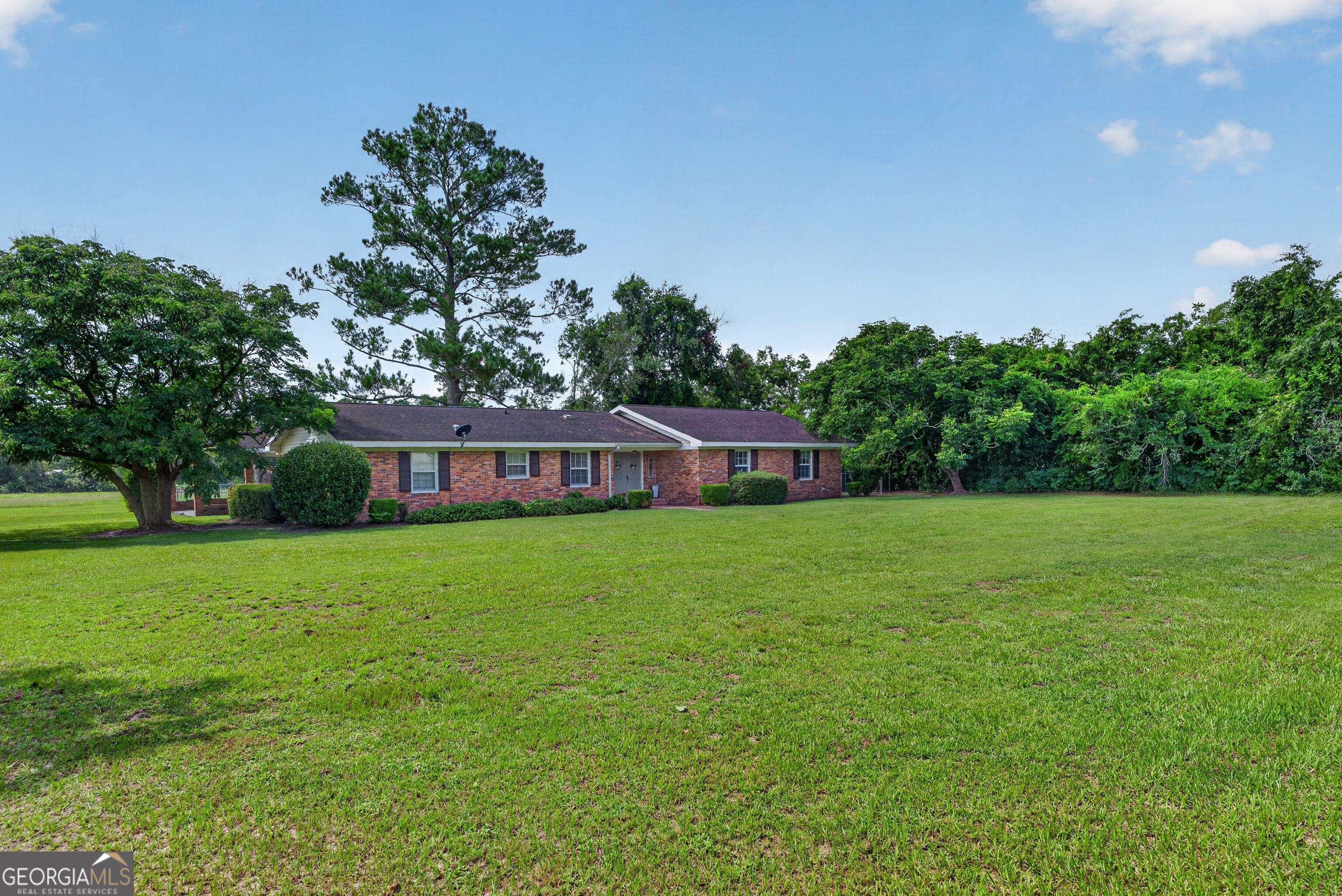 2027 Ellis Lane Property Photo 4