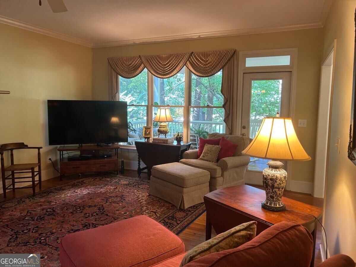 1011 Spy Glass Hill Property Photo 2