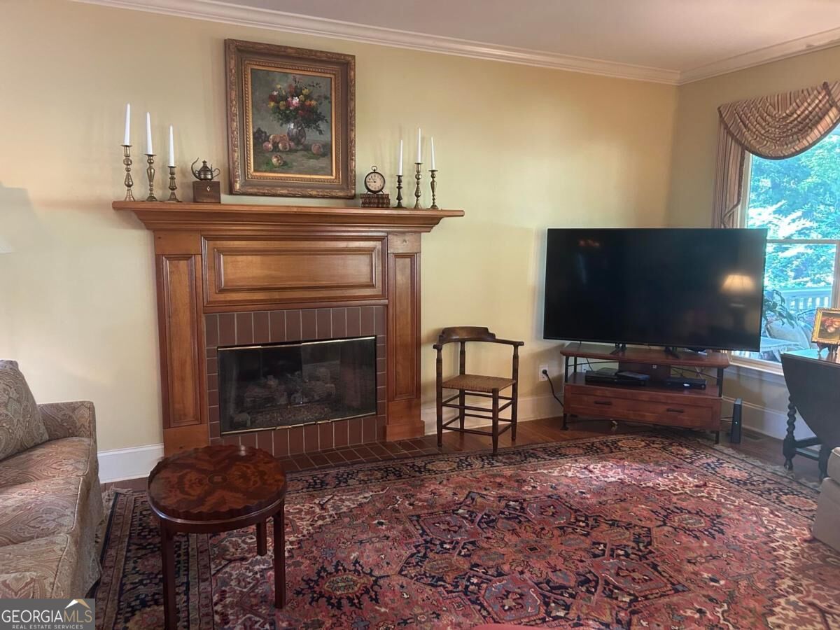 1011 Spy Glass Hill Property Photo 3
