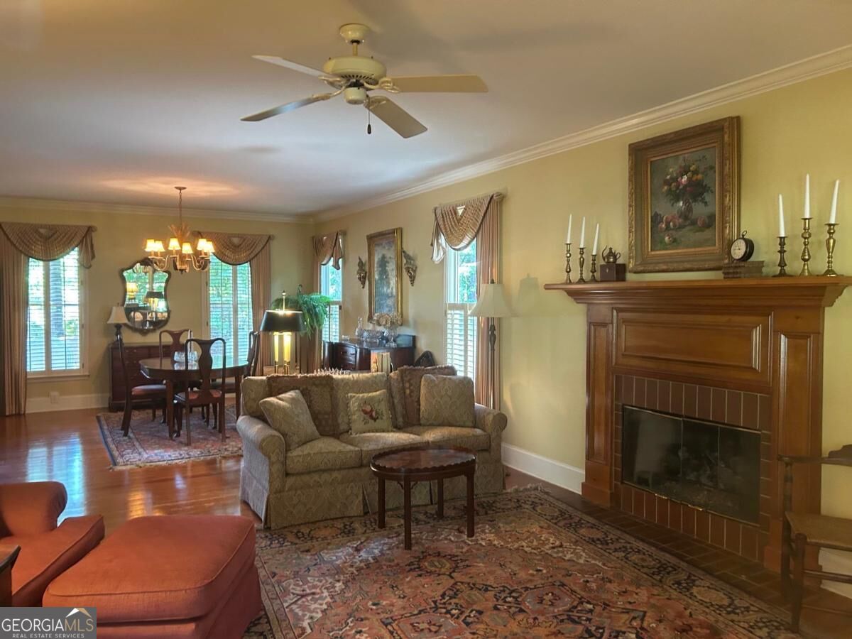 1011 Spy Glass Hill Property Photo 4