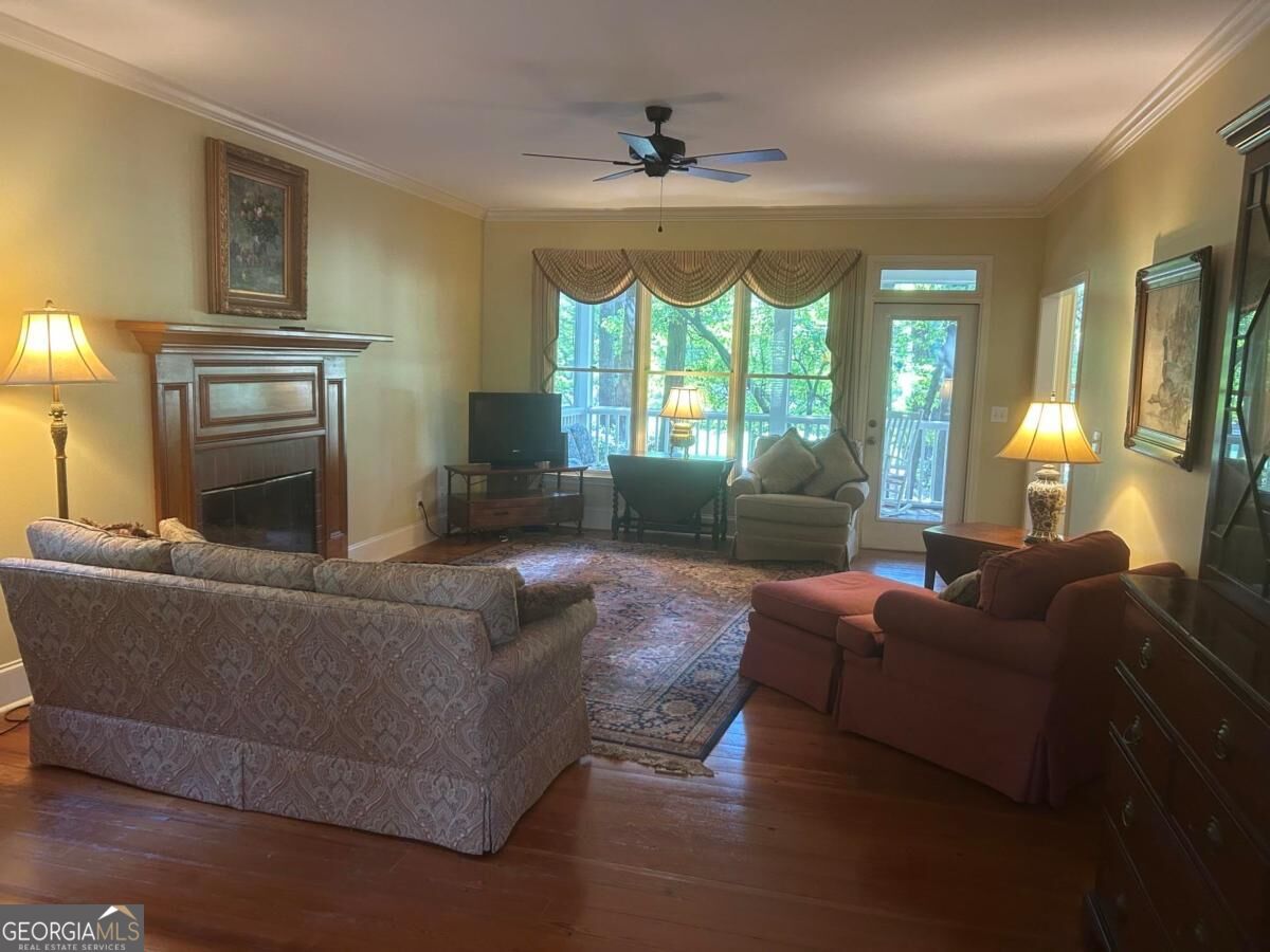 1011 Spy Glass Hill Property Photo 5