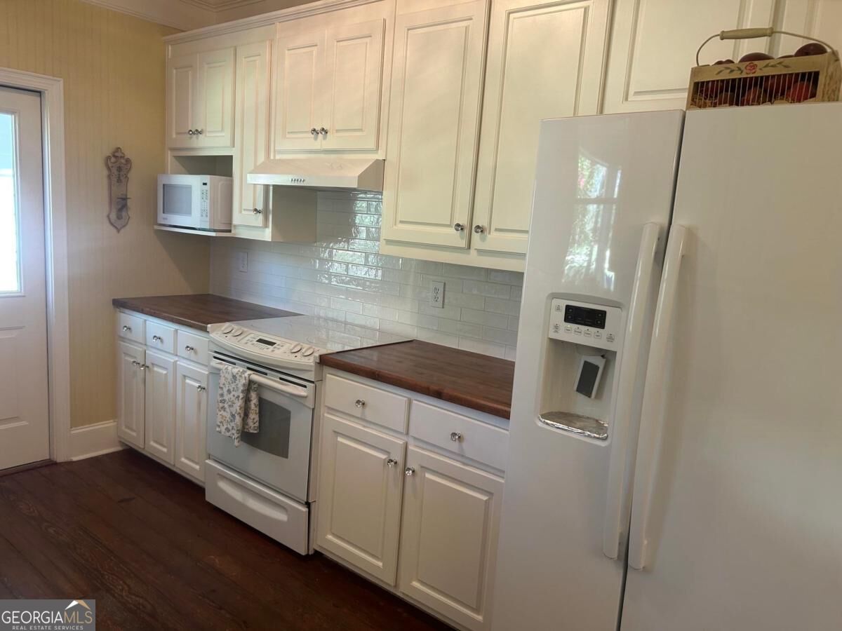 1011 Spy Glass Hill Property Photo 10