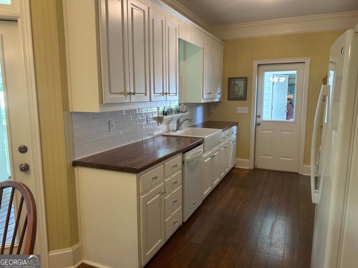 1011 Spy Glass Hill Property Photo 11