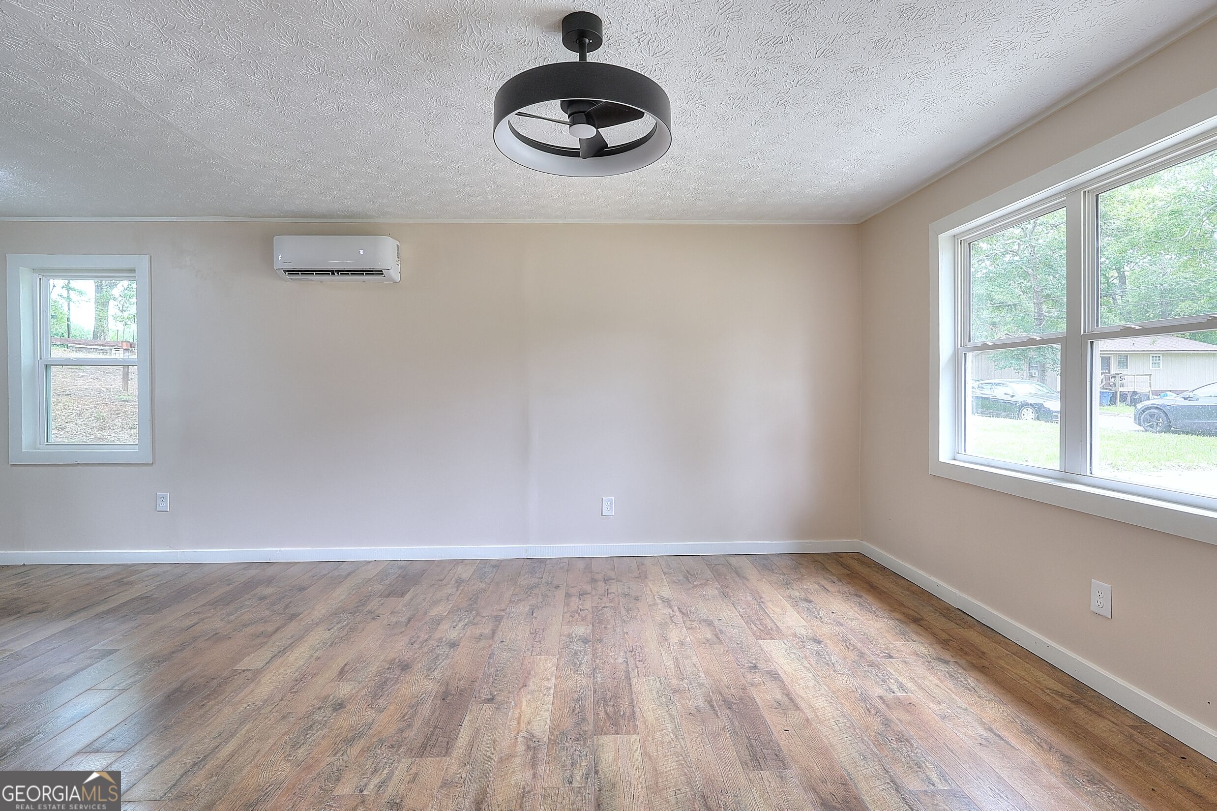 21 Duke Circle Property Photo 3
