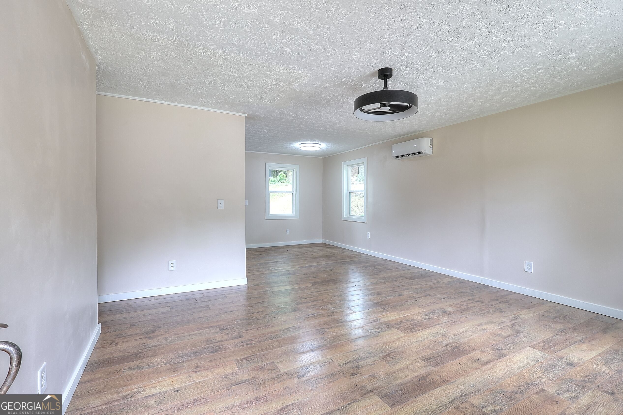 21 Duke Circle Property Photo 4