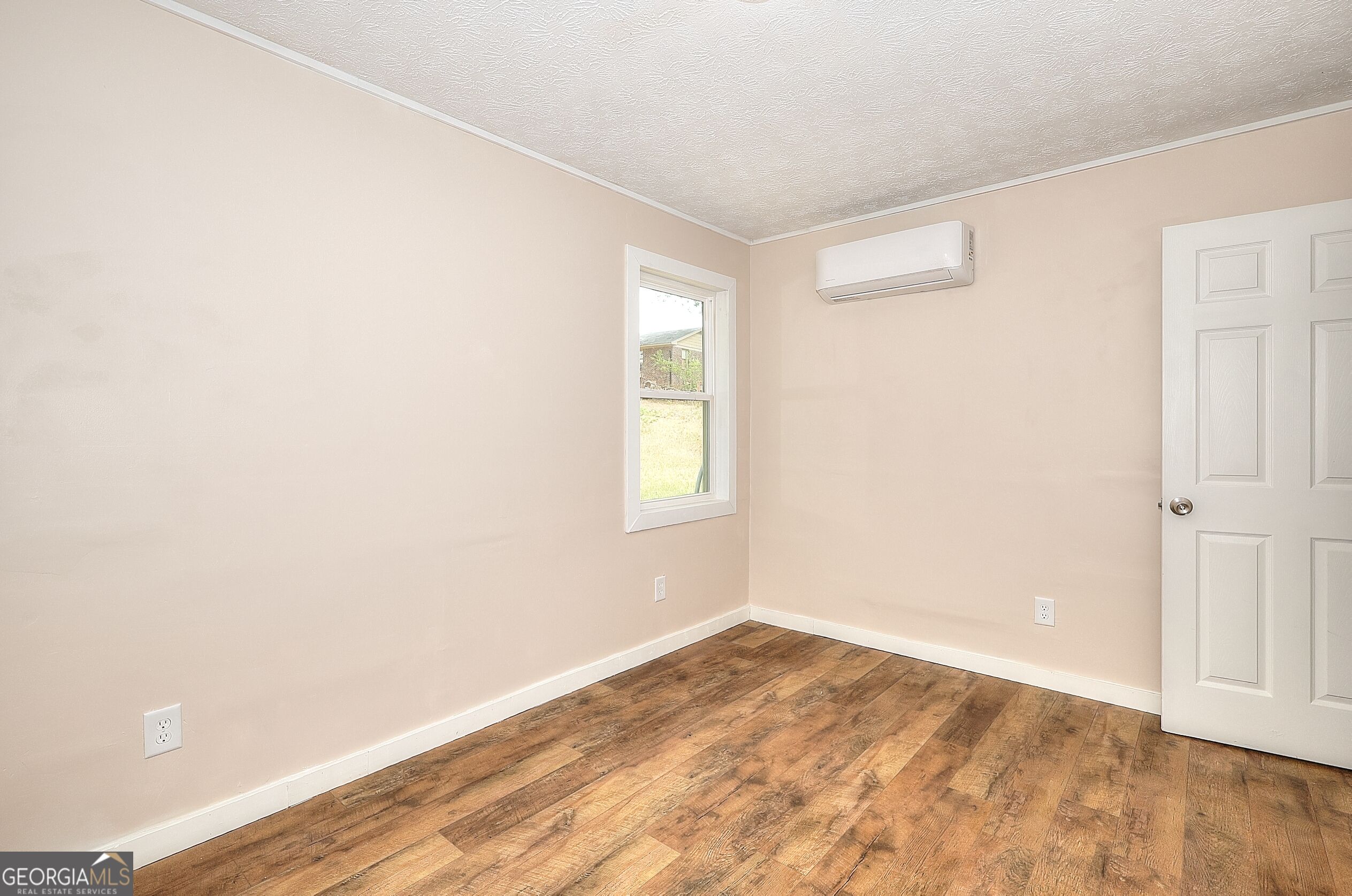 21 Duke Circle Property Photo 6
